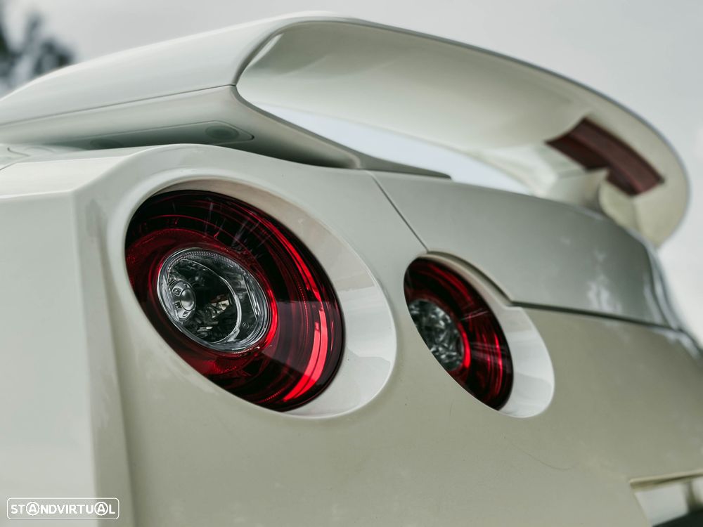 Nissan GT-R - 8