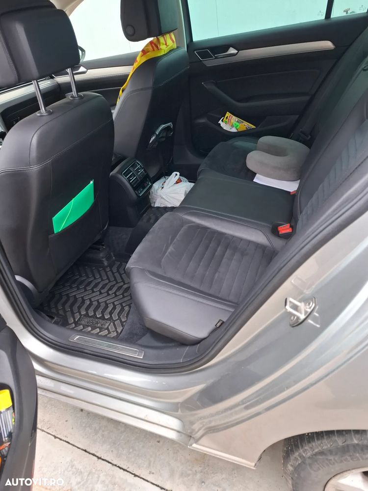 Volkswagen Passat 2.0 TDI DSG 4Motion Comfortline - 8