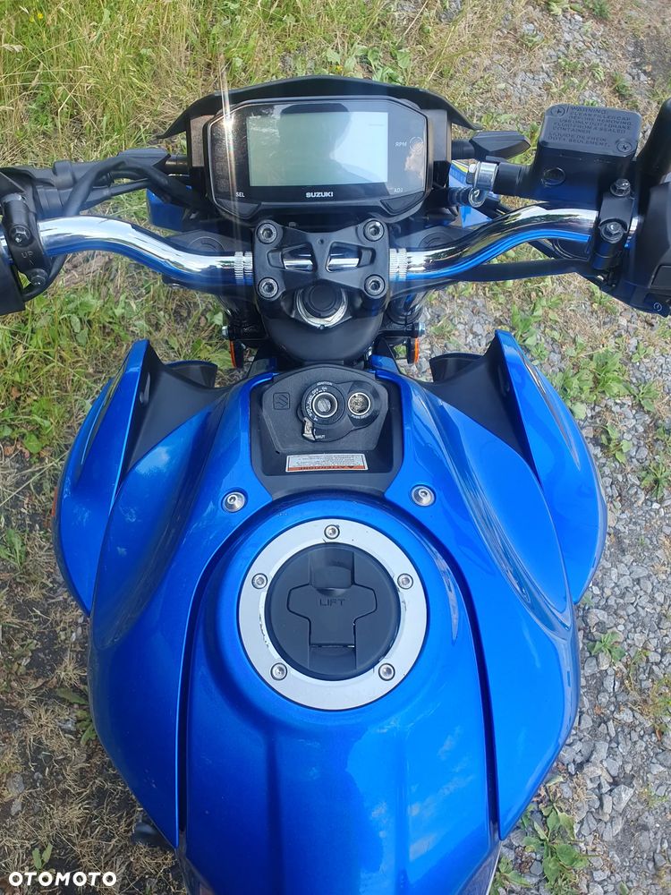 Suzuki GSX - 14