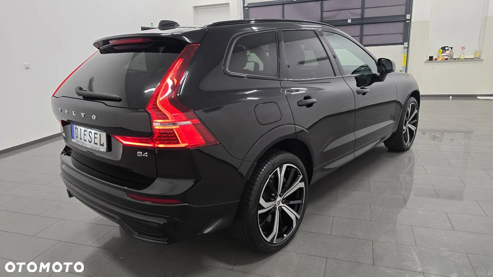 Volvo XC 60 B4 D Plus Dark - 3
