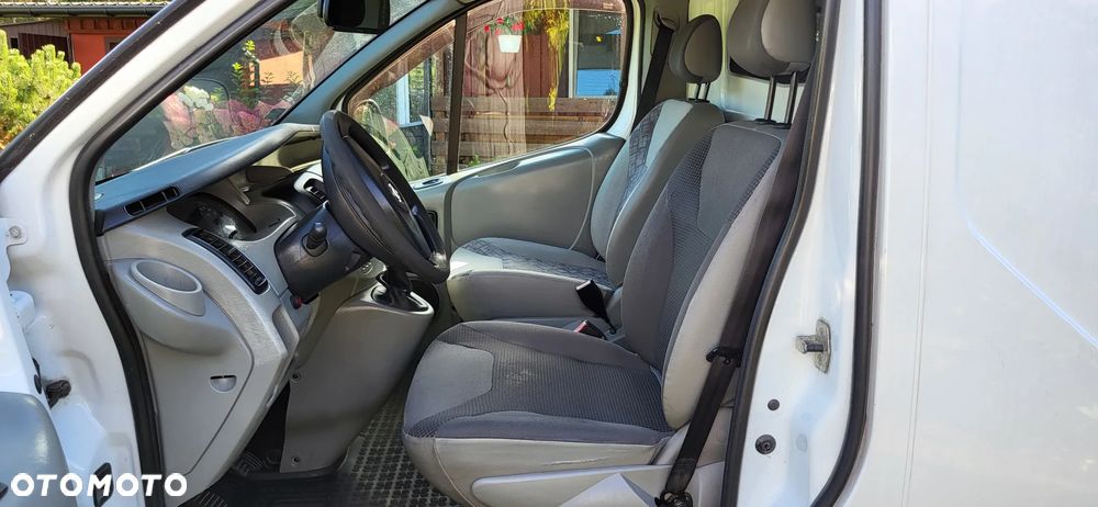 Opel VIVARO - 11