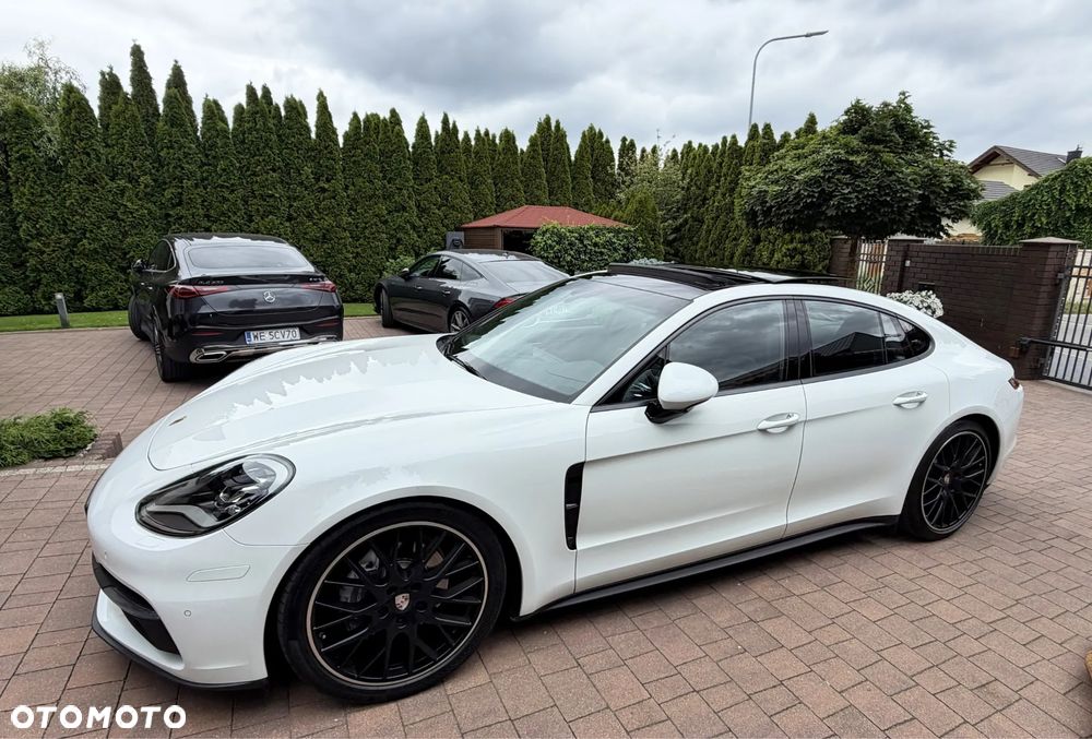 Porsche Panamera - 1
