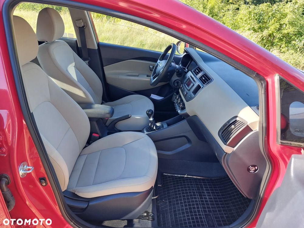 Kia Rio - 13