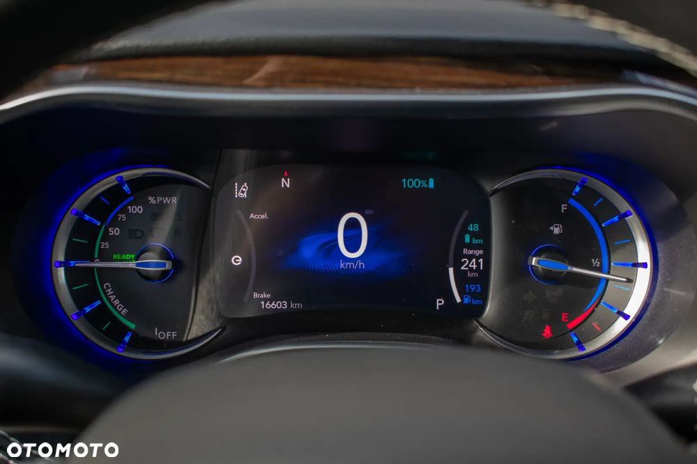 Chrysler Pacifica - 18