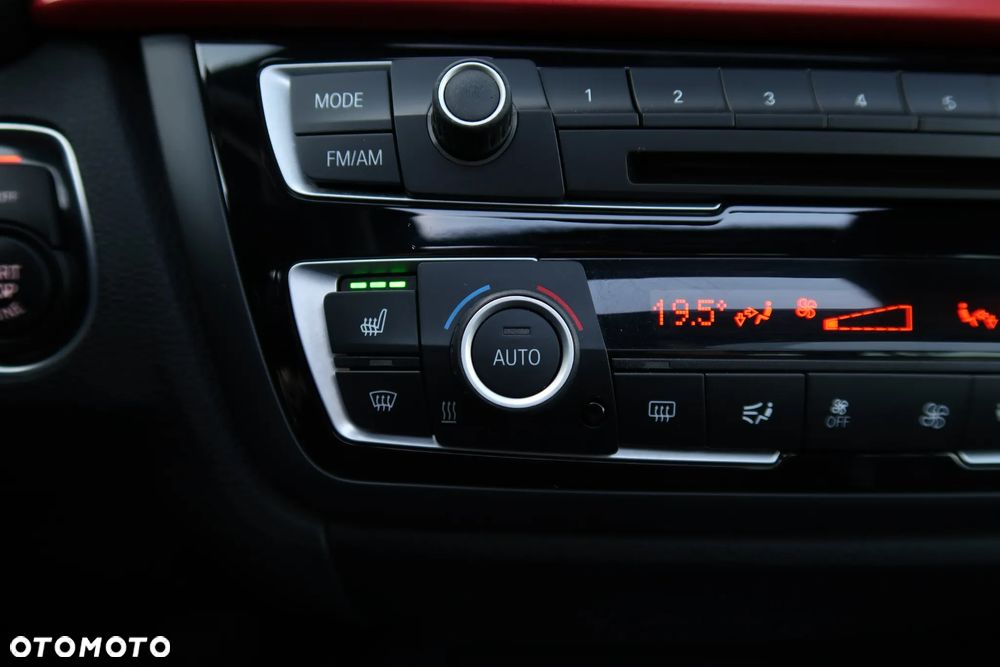 BMW Seria 3 335i xDrive M Sport - 36