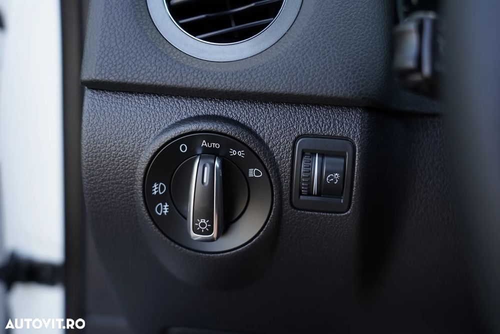 Volkswagen Tiguan - 19