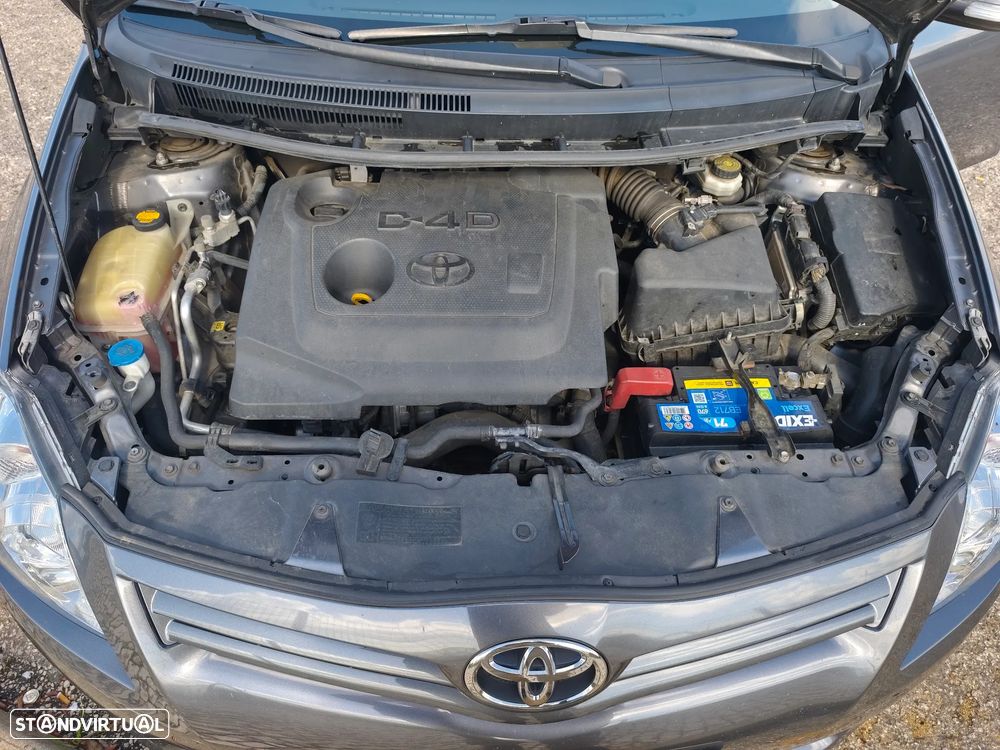 Toyota Auris 1.4 D-4D Com. +P.Style 110g - 13