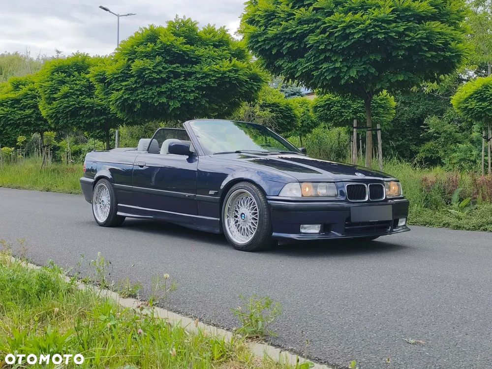 BMW Seria 3 325i