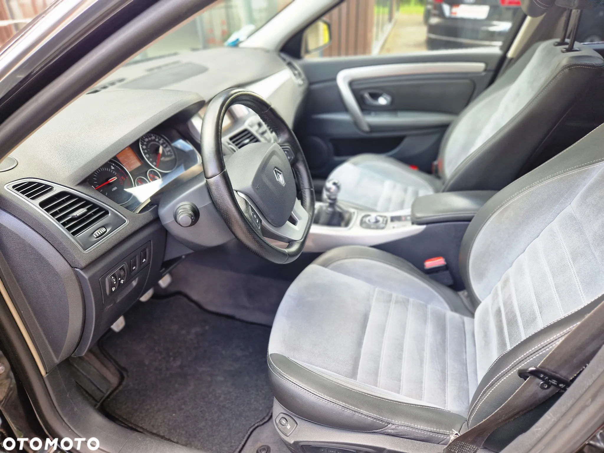 Renault Laguna Grandtour dCi 150 FAP Start-Stop GT - 22