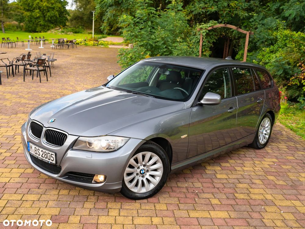 BMW Seria 3 318d DPF Touring - 15
