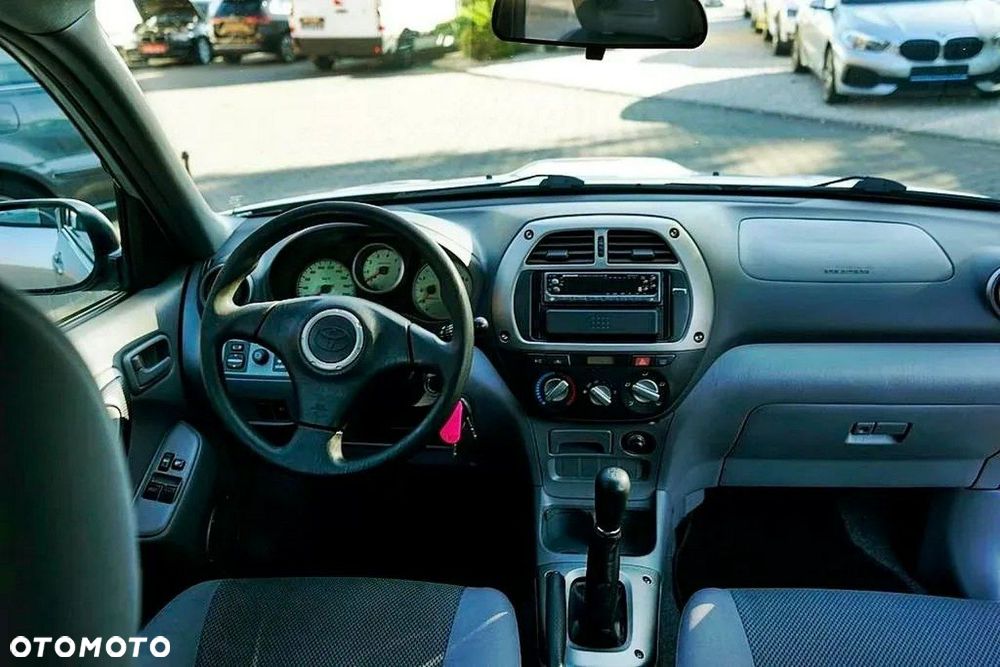 Toyota RAV4 2.0 D-4D 4x4 - 19