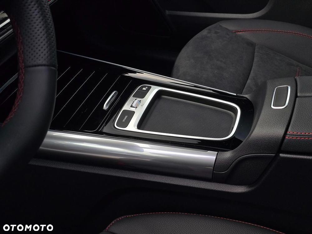 Mercedes-Benz GLA 200 mHEV AMG Line 7G-DCT - 24