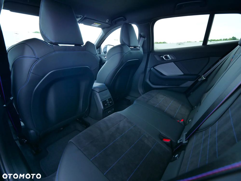BMW Seria 1 123 mHEV xDrive - 32