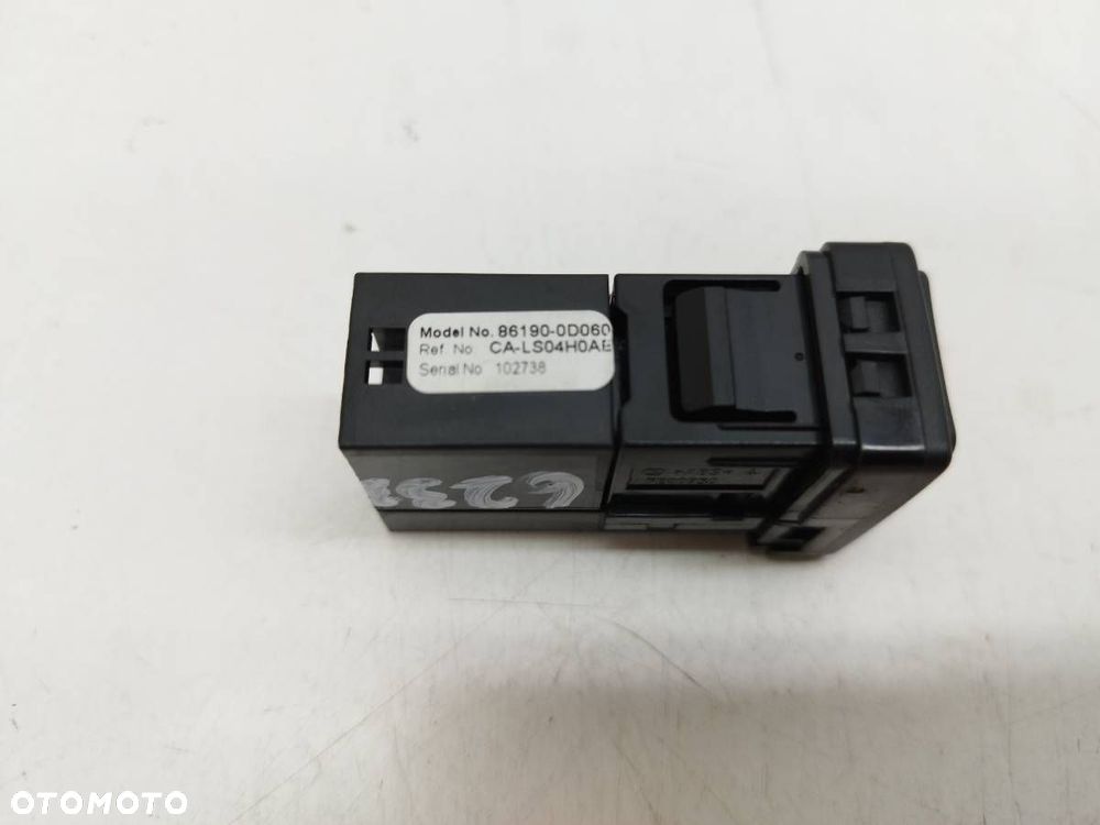 GNIAZDO PORT USB TOYOTA YARIS III P15 86190-0D060 - 4