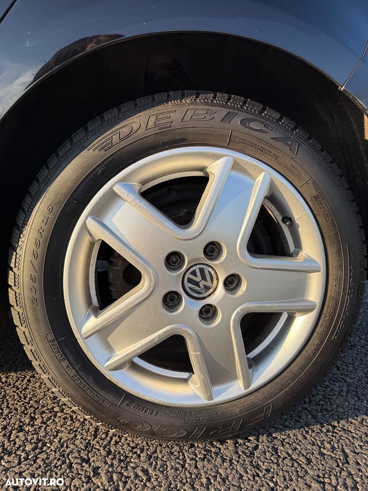 Volkswagen Golf 1.6 TDI DPF Comfortline - 17