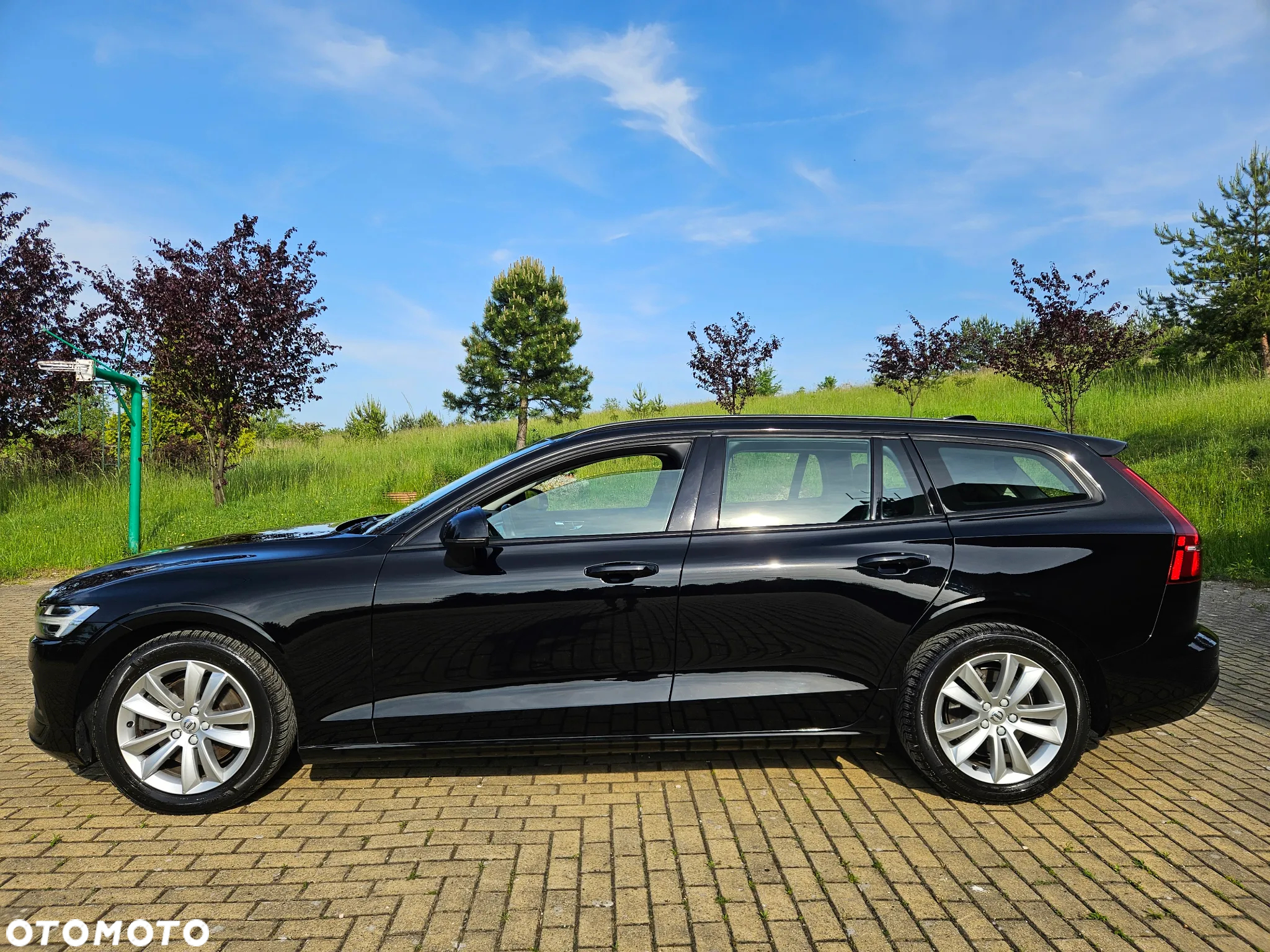 Volvo V60 D4 Momentum Pro - 12