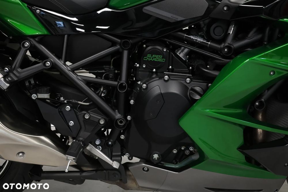 Kawasaki Ninja H2 SX - 23