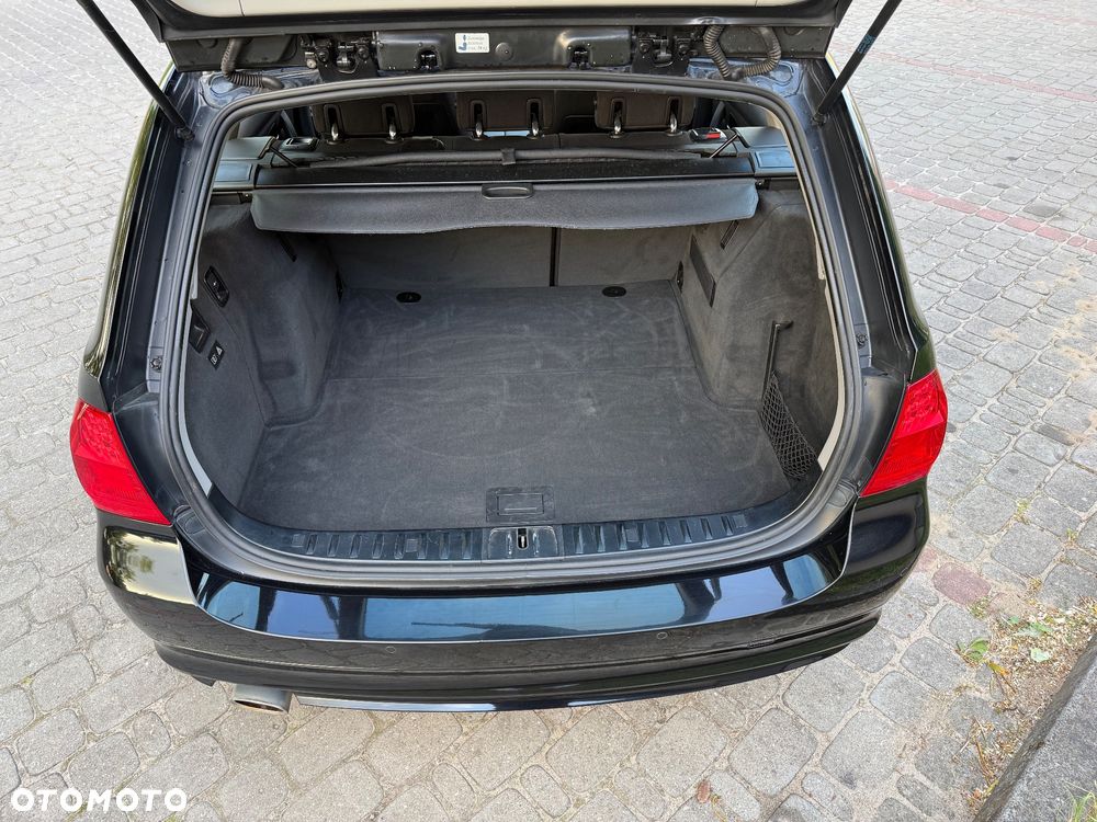 BMW Seria 3 320i - 13