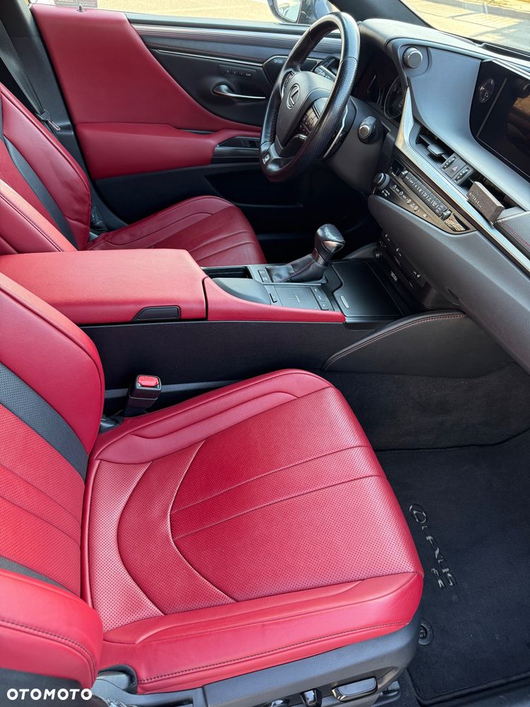 Lexus ES 300h F Sport Edition - 7