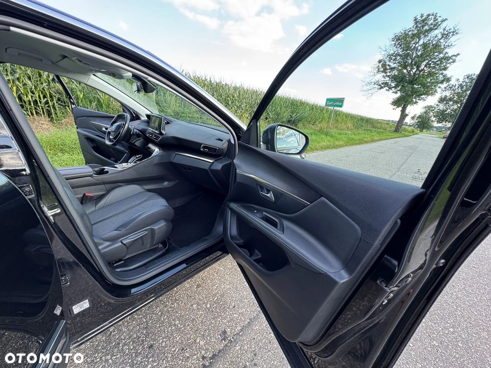 Peugeot 3008 1.6 PureTech Hybrid PHEV Allure S&S EAT8 - 22