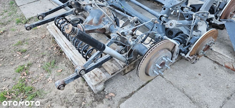 RAM 1500 V 5 2019- 4X4 5.7 HEMI QUAD CAB 1,5 Big Horn Kompletna belka zawieszenia tylnego Most napędowy Dyfer Dyferencjał 68270329AB Zawieszenie tył Wahacze Zacisk hamulcowy przełożenie 3.92 - 7