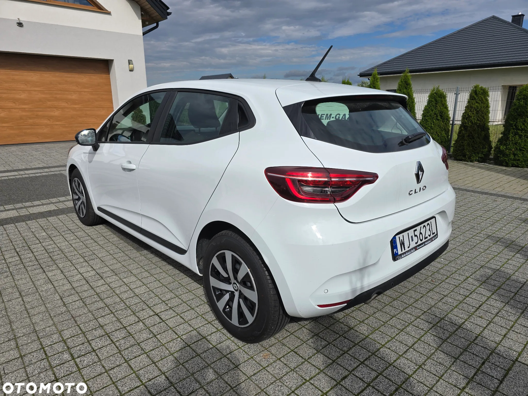Renault Clio 1.0 TCe Equilibre - 4