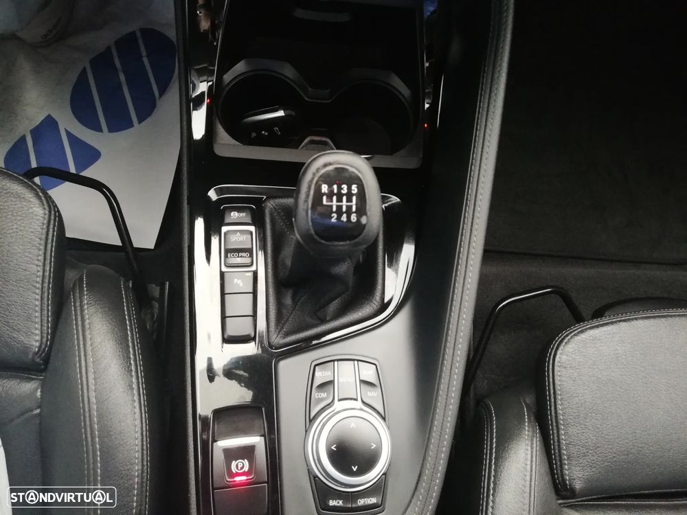 BMW X1 xDrive18d Sport Line - 18
