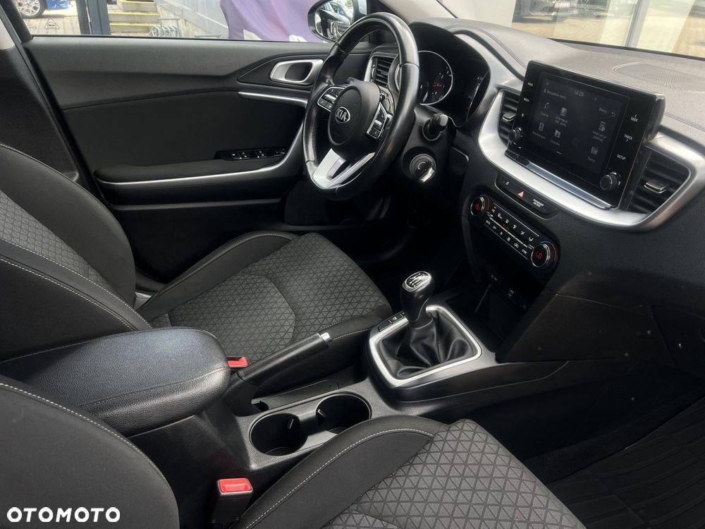 Kia Ceed 1.4 T-GDI M - 28