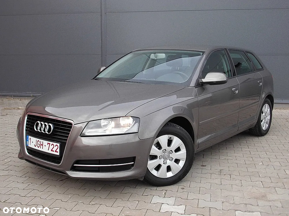 Audi A3 Sportback 1.6 TDI Ambiente - 13