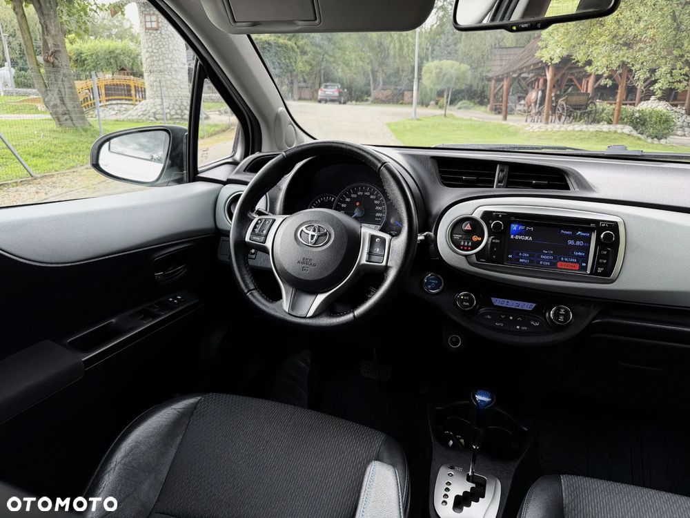 Toyota Yaris Hybrid 100 Premium - 15