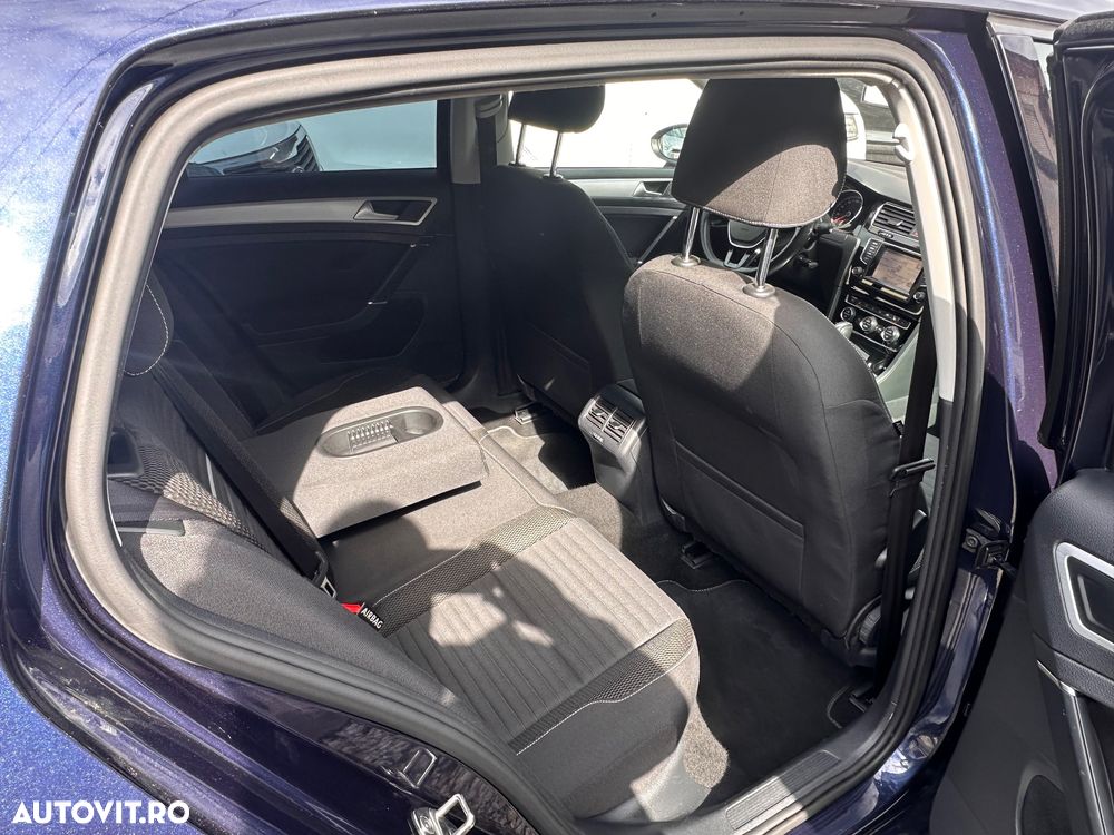 Volkswagen Golf 1.6 TDI BlueMotion Technology DSG Trendline - 11