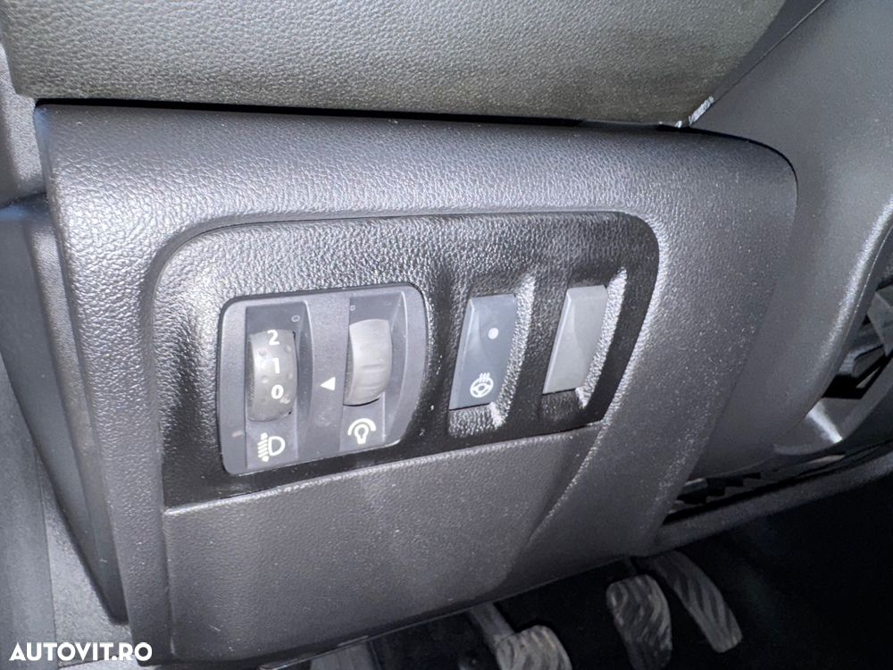Renault Megane TCe 140 GPF EDC BUSINESS EDITION - 39