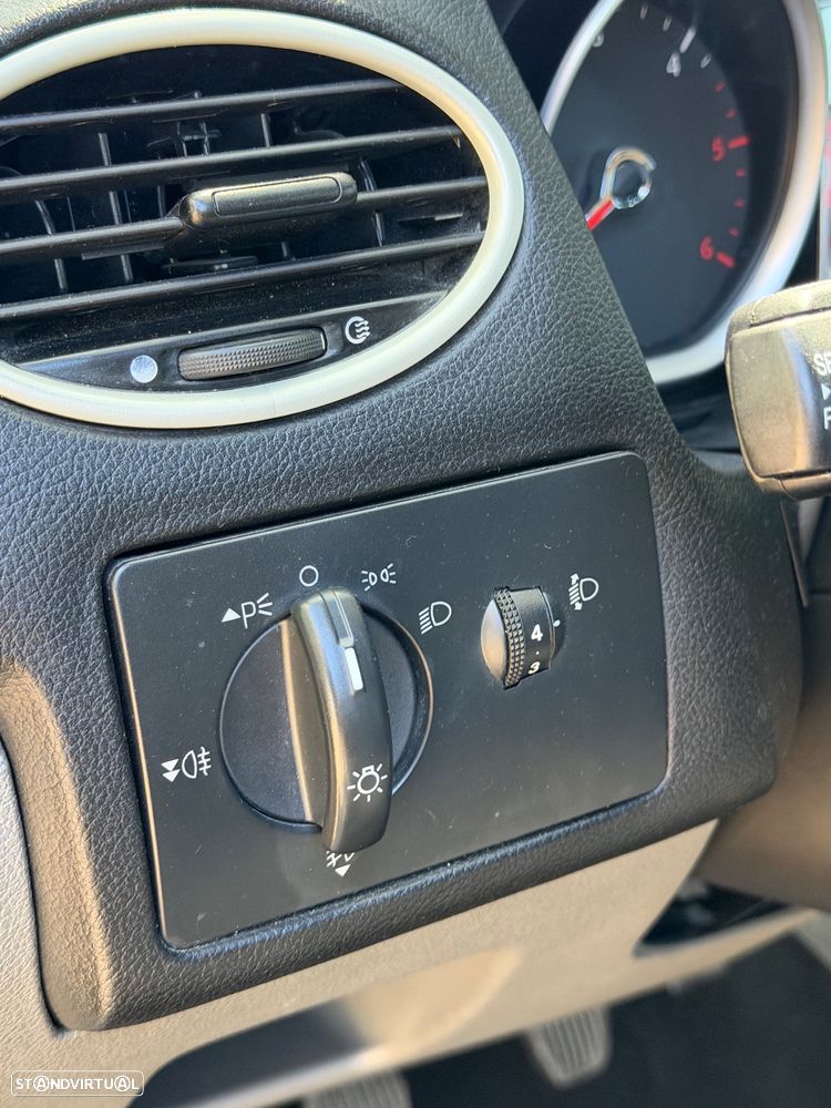 Ford Focus SW 1.6 TDCi Titanium - 8