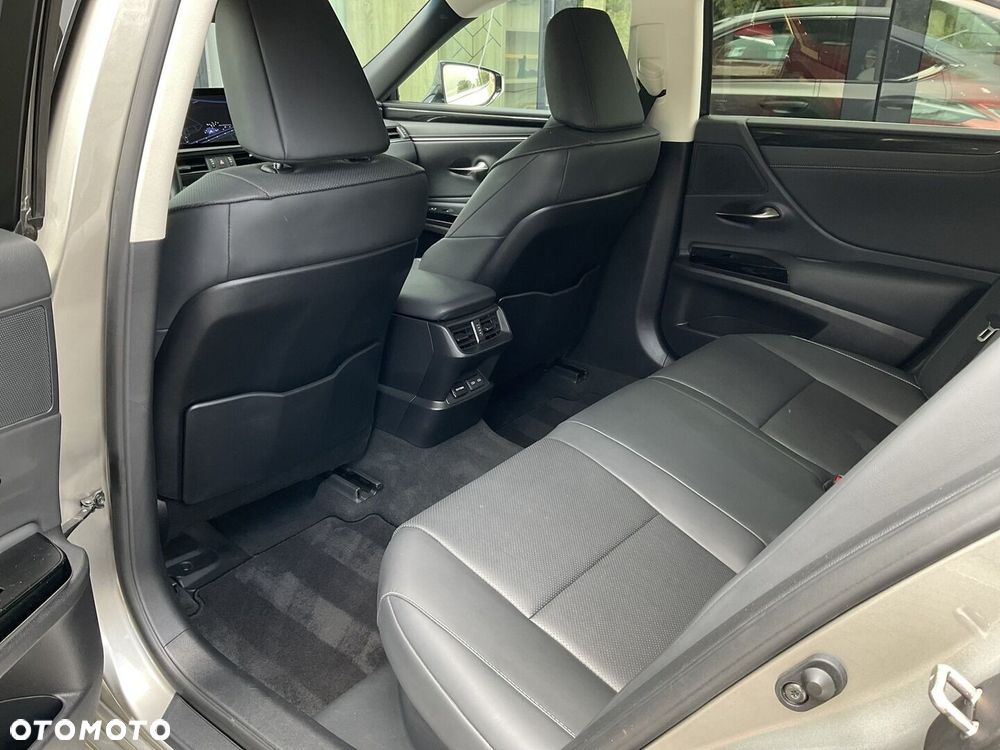 Lexus ES 300h Business Edition - 14