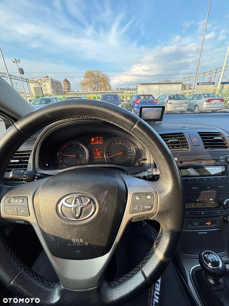 Toyota Avensis - 5