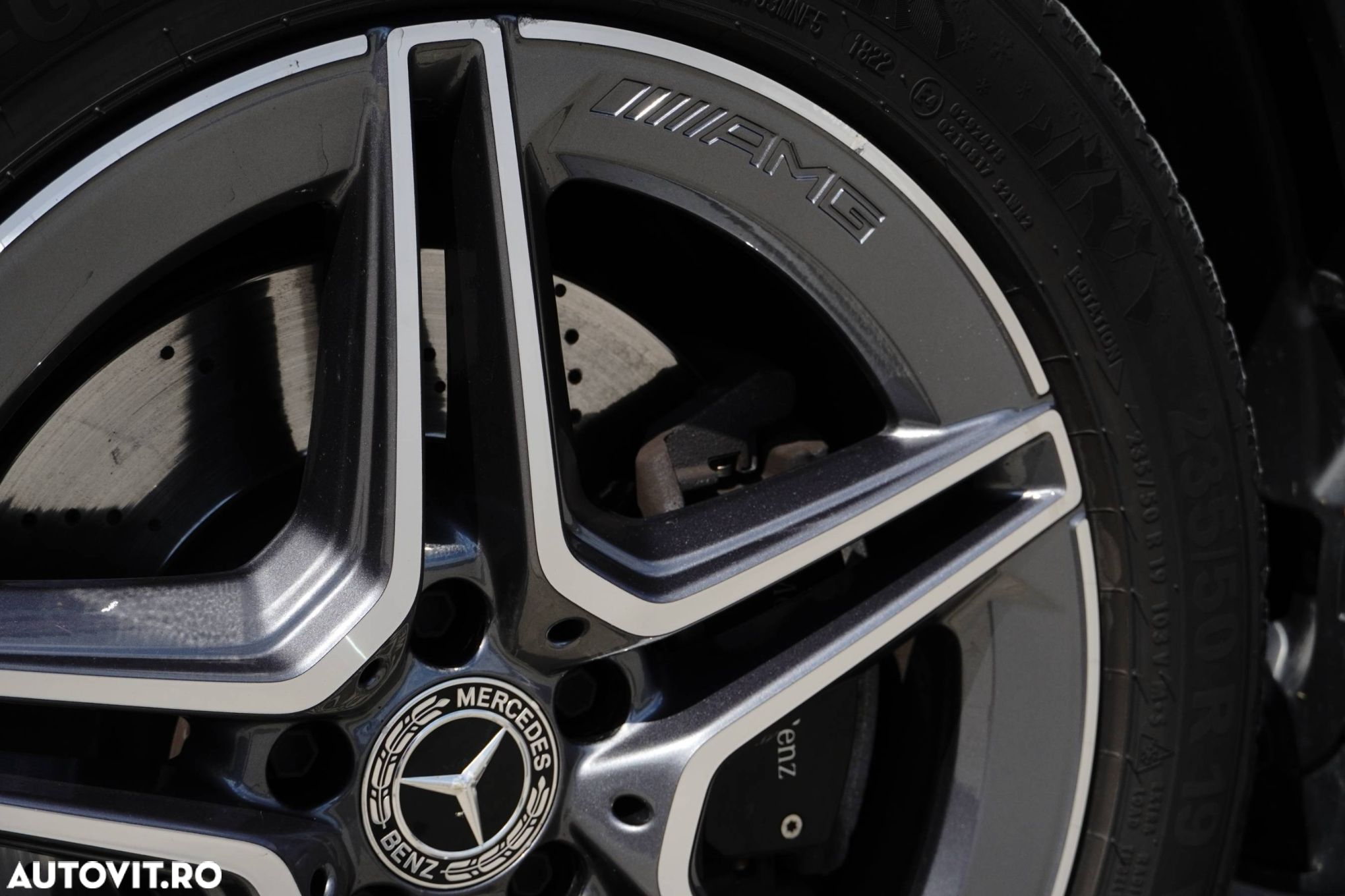 Mercedes-Benz GLA - 38