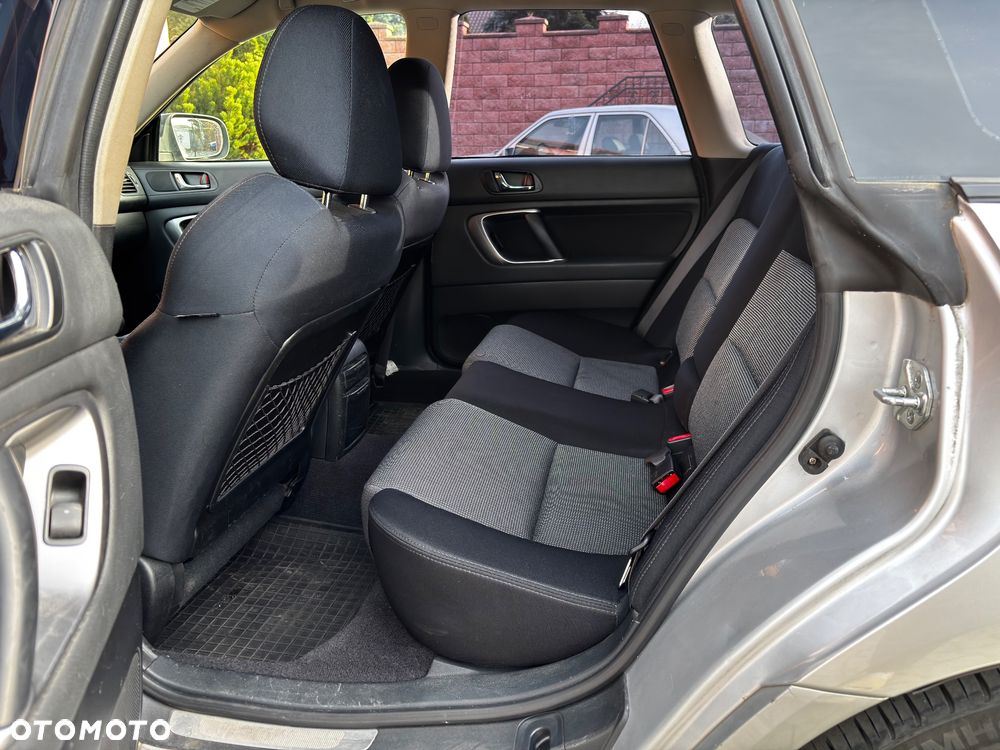 Subaru Legacy - 8