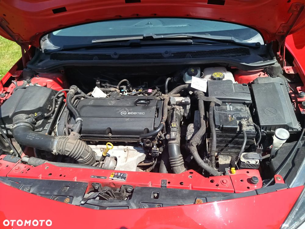 Opel Astra 1.6 Turbo Color Edition - 15