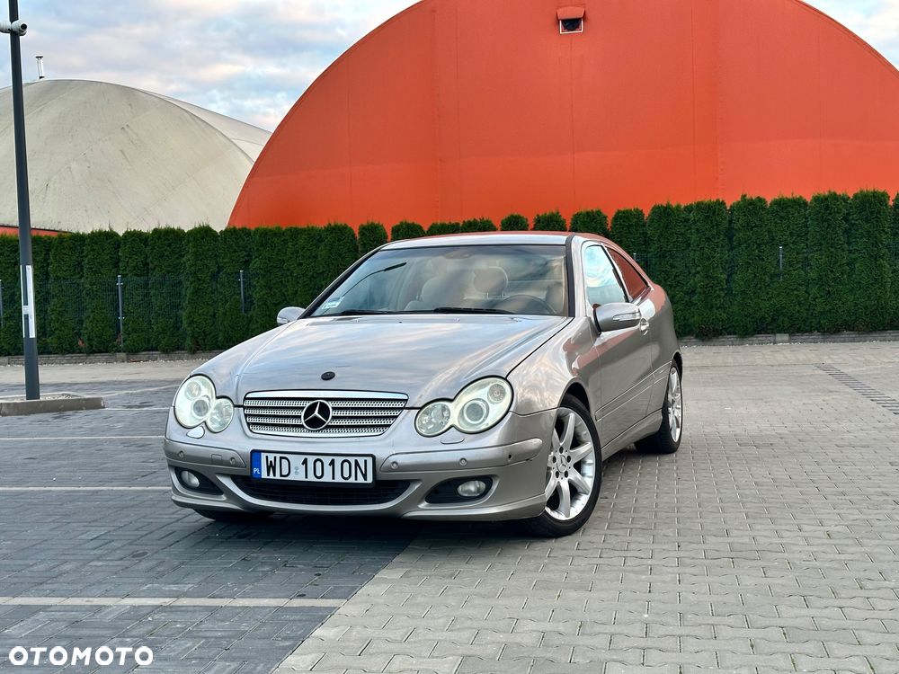 Mercedes-Benz C-Class 2007 photo 2