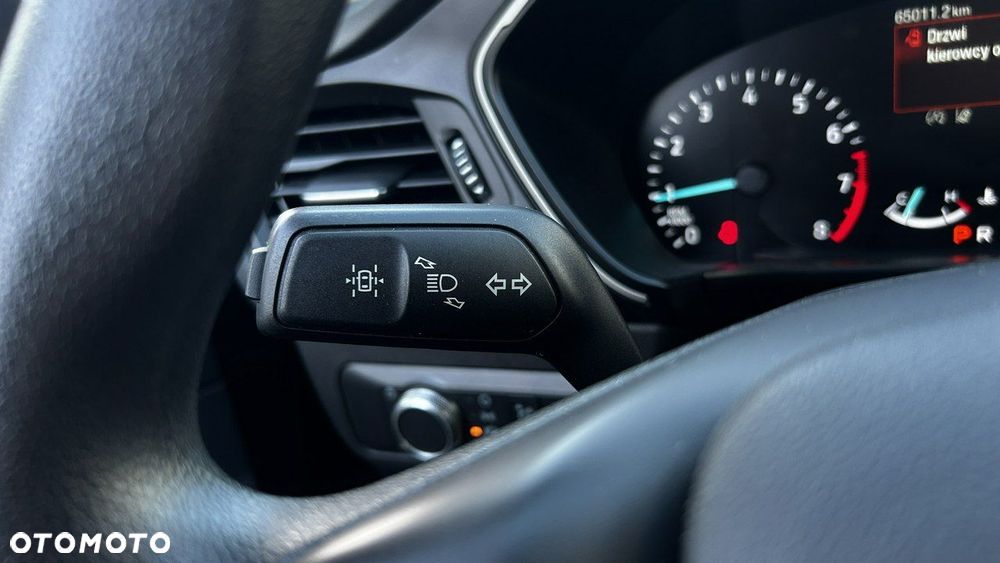 Ford Kuga - 10