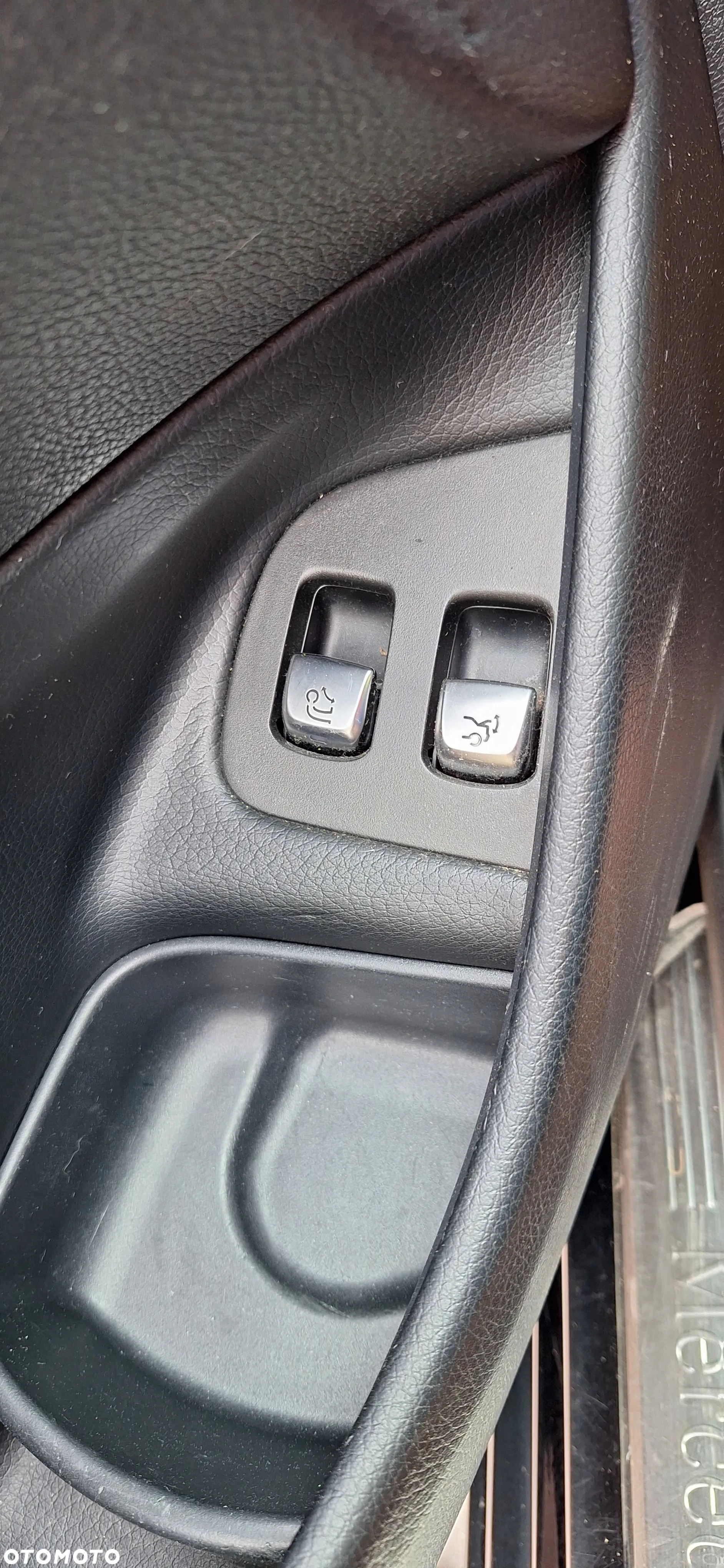 Mercedes-Benz Klasa E 220 d 4Matic T 9G-TRONIC - 20