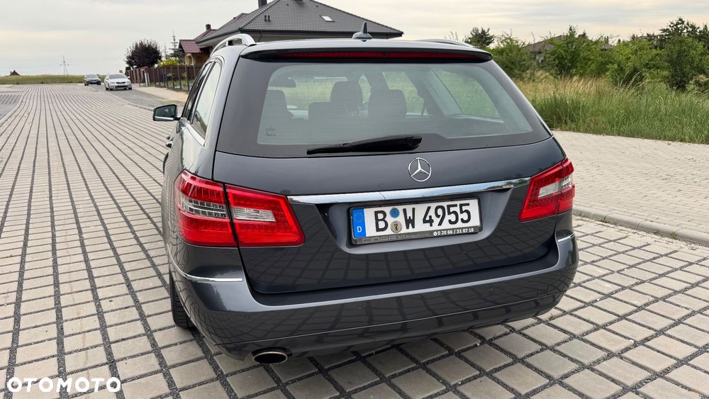 Mercedes-Benz Klasa E 200 CGI BlueEffICIENCY Avantgarde - 9