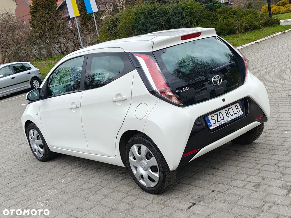 Toyota Aygo x-play touch - 28