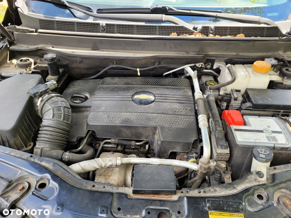 Chevrolet Captiva 2.2 D LTZ - 4
