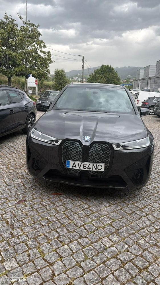 BMW iX xDrive 40 Pack Desportivo - 14