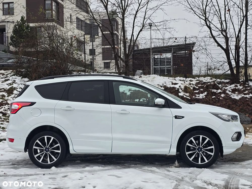 Ford Kuga 1.5 EcoBoost 2x4 ST-Line - 11