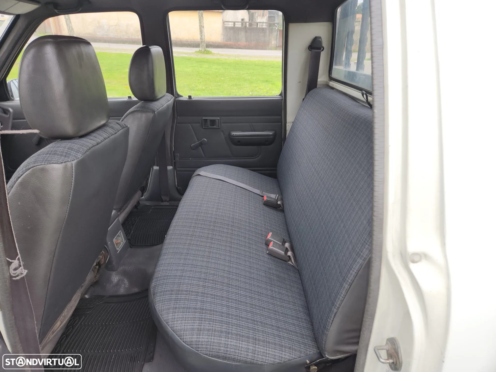 Toyota Hilux 2.4 D Cab. Dupla  c/ IVA - 6