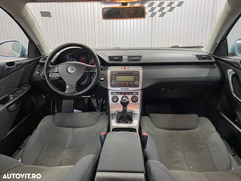 Volkswagen Passat - 4