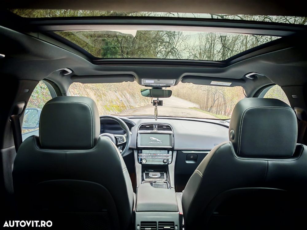 Jaguar F-Pace 20d AWD R-Sport - 7