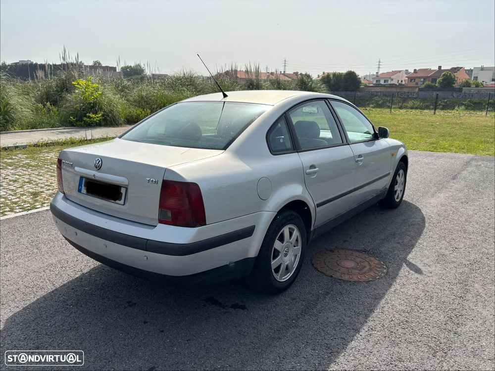 VW Passat 1.9 TDi Confortline Top - 3